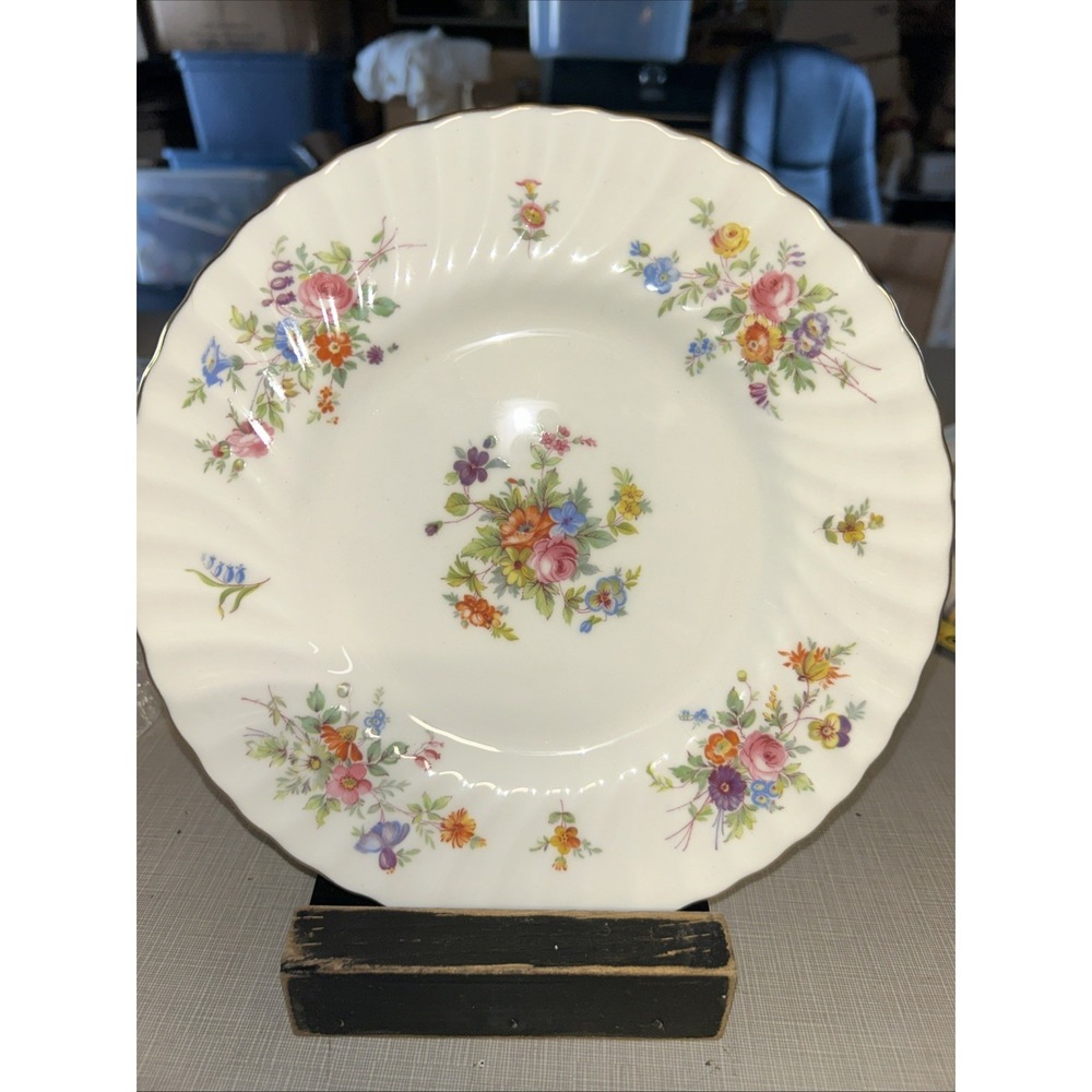 Vintage 9" Minton Marlow  Plates S-309 Wreath Backstamp Luncheon Plate ?